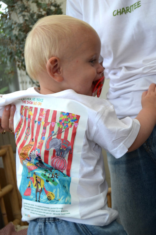 Børne T-shirt med Froeken Lunas farverige Cirkus motiv