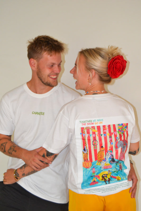 Voksen T-shirt med Froeken Lunas farverige Cirkus motiv - Unisex
