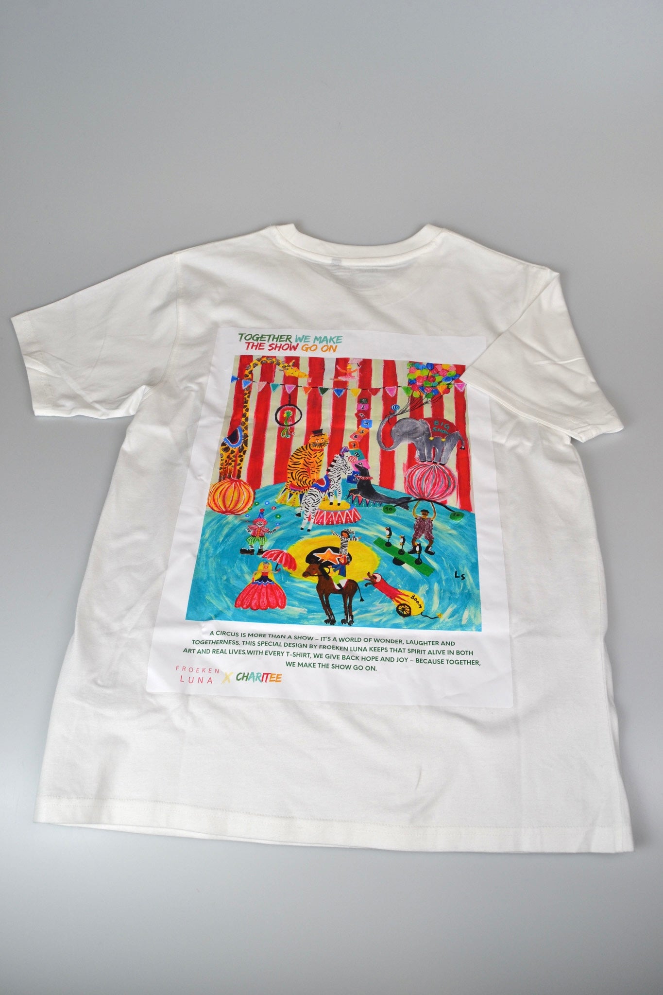 Kombi pakke - Voksen og børne T-shirt med Froeken Lunas farverige Cirkus motiv